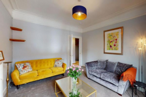 Cosy Craigie top floor flat